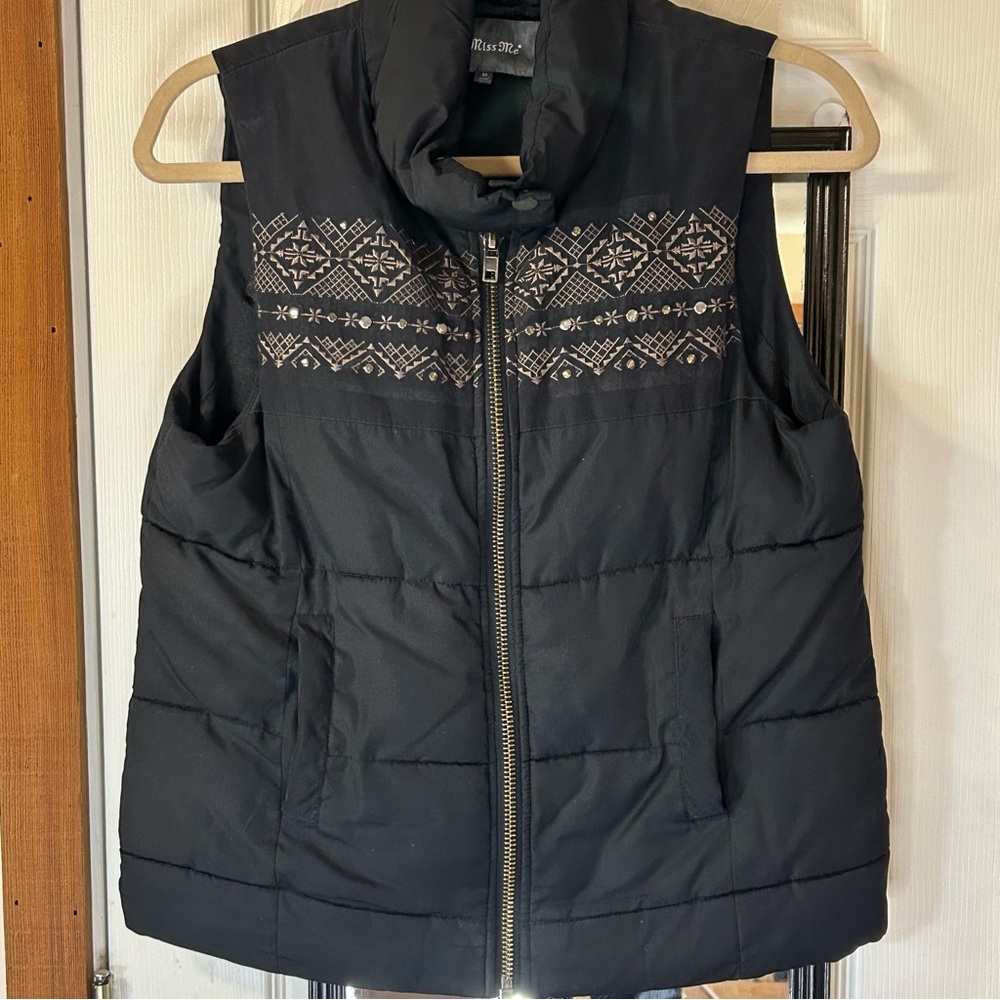 Miss Me Women’s Black with Gold Embroidery Puffer Vest Jacket Size Medium